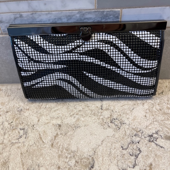 Bebe Black & White Clutch - Picture 2 of 9